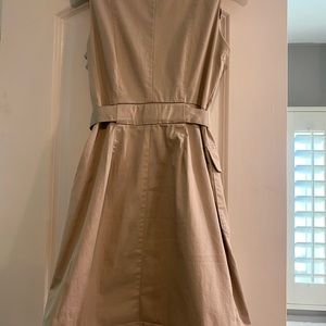 Banana Republic dress with belt and snap buttons